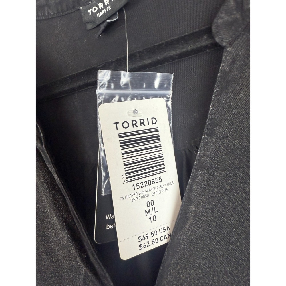 torrid Black Fabric-Covered Button V-Neck Blouse - Picture 3 of 4